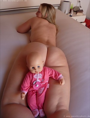 German Big Butt Girl Fully bare naked & playing around with a tempting Baby Doll!